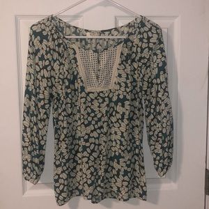 Long sleeve dress shirt. Light weight material!